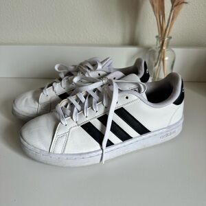 Adidas Classic Sneakers